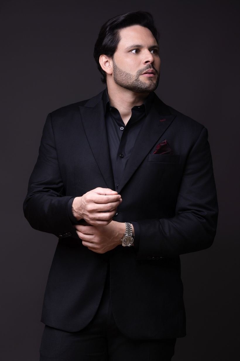 Dr. Fúvio Luca, médico especialista em harmonização corporal